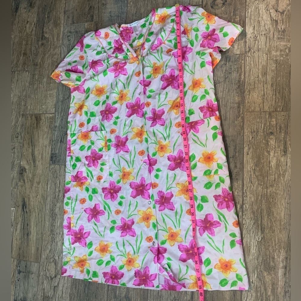 Women’s vintage Emily Stacy pink and yellow floral button-up nightgown - Picture 5 of 5